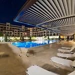 4* Sea - With Balcony 公寓