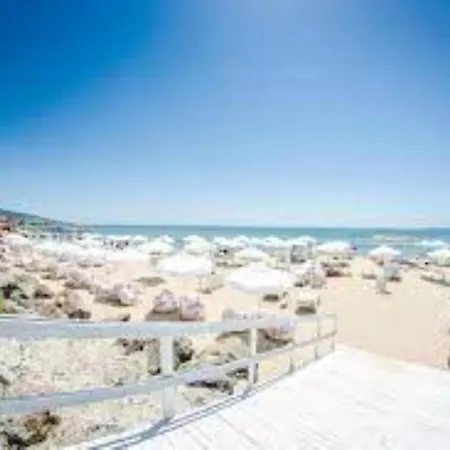 4* Sea - With Balcony Lejlighed *